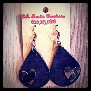 Black leather earrings with print
